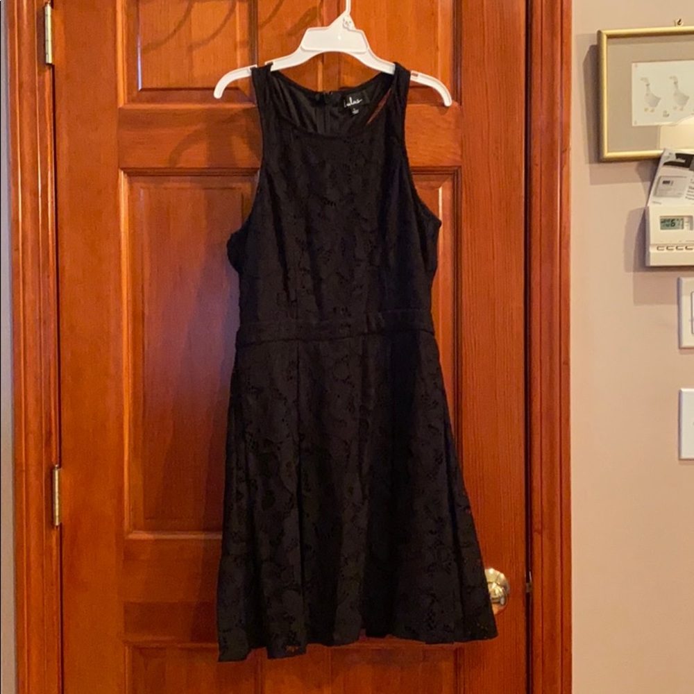 Lulu’s Black Lace Dress